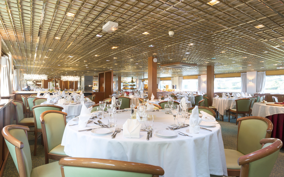 Restaurant, MS Magellan