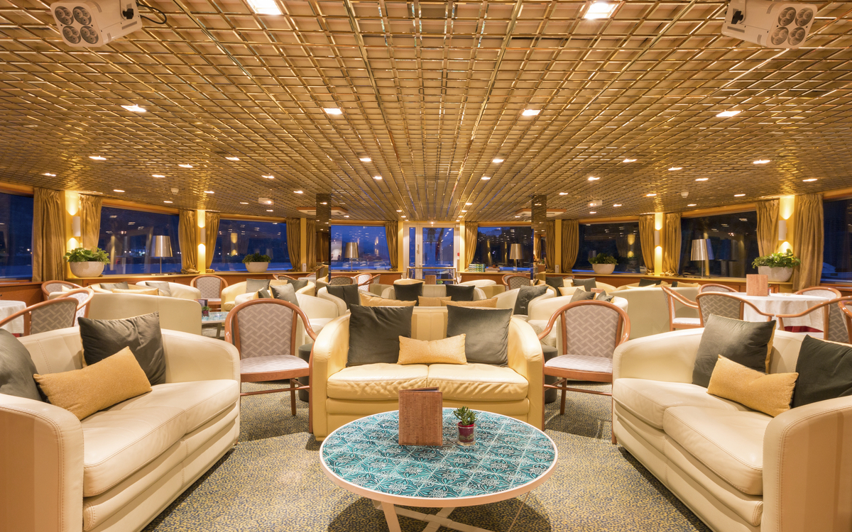 Salon Bar, MS Magellan