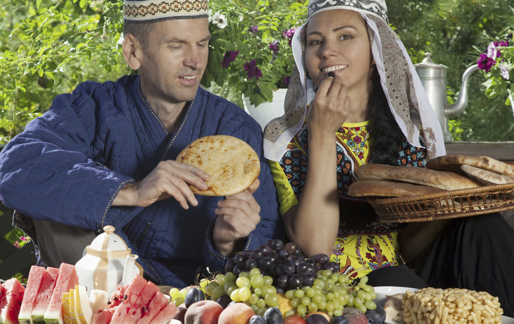 traditionelles Festmahl in Usbekistan