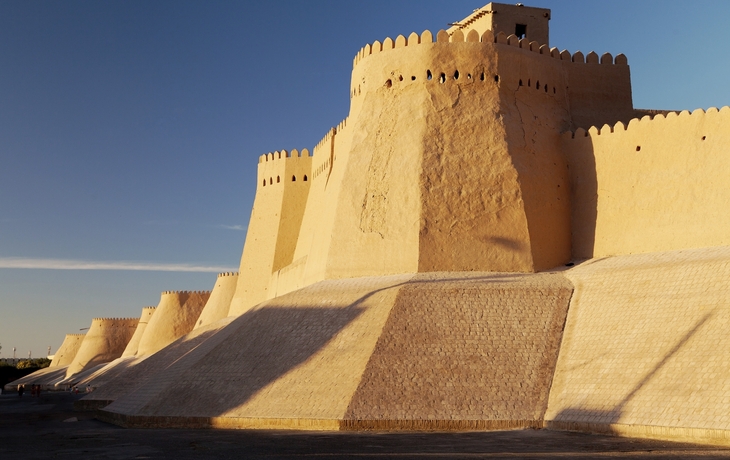 massive Stadtmauer von Chiwa, Usbekistan
