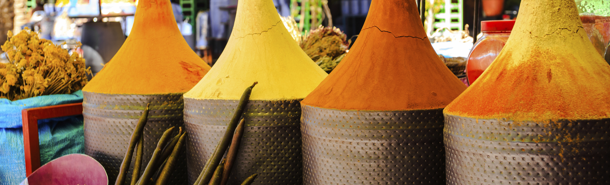 Gewürze auf einem Markt in Marrakesch, Marokko