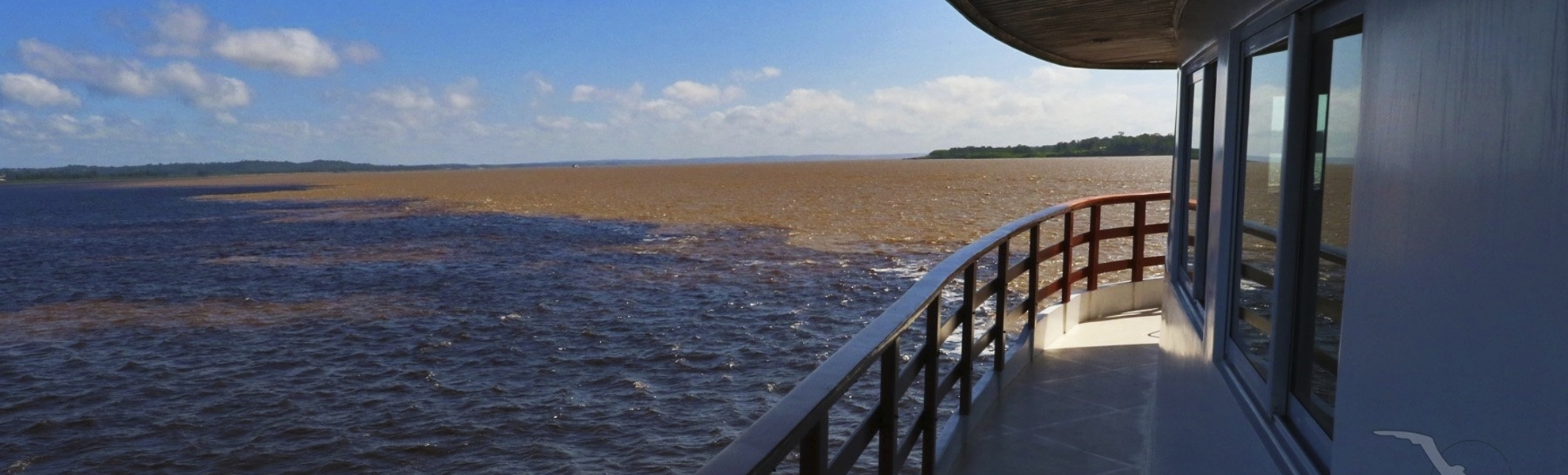 Zusammenfluss von Rio Negro und Rio Solimoes