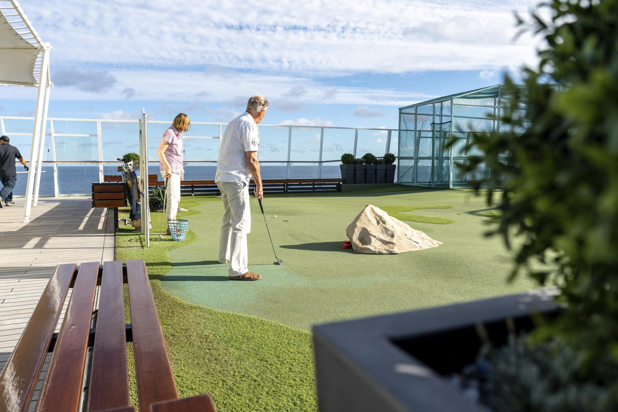 Golfpark auf dem Sonnendeck, MS Amadea