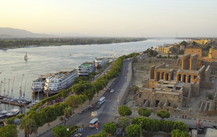Luxor-Tempel am Nilufer in Ägypten