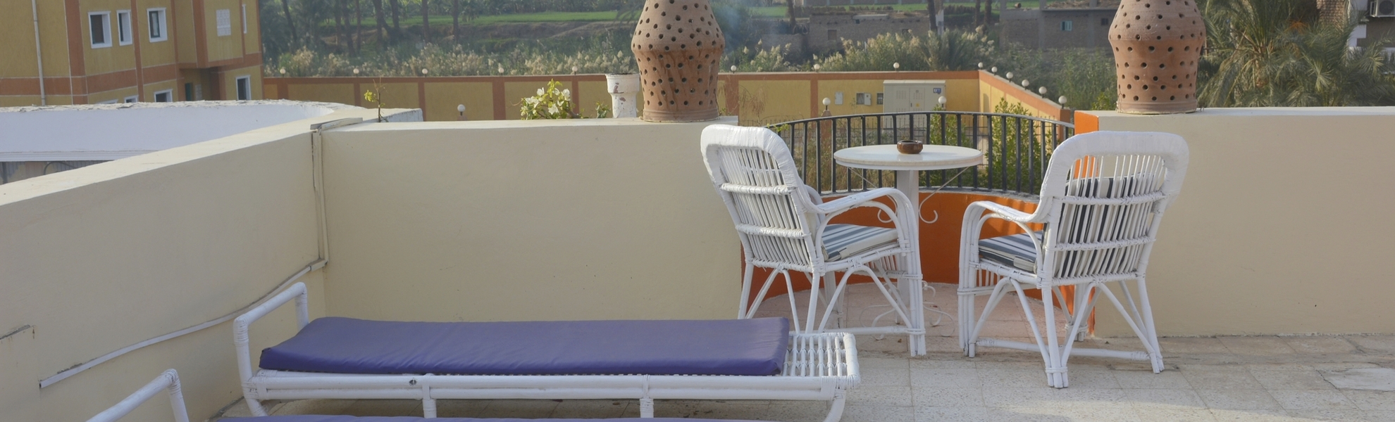 Terrasse im Hotel El Gezira Gardens in Luxor, Ägypten