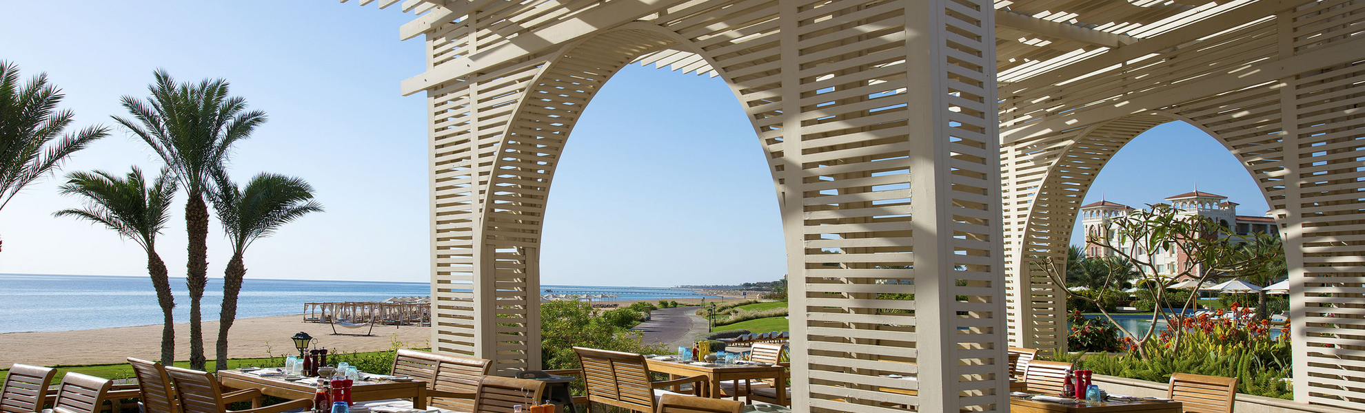 Terrasse im Baron Palace Sahl Hasheeshm in Hurghada, Ägypten