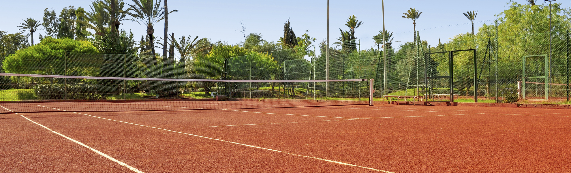 Tennisplatz im Iberostar Club Palmeraie Marrakech, Marokko