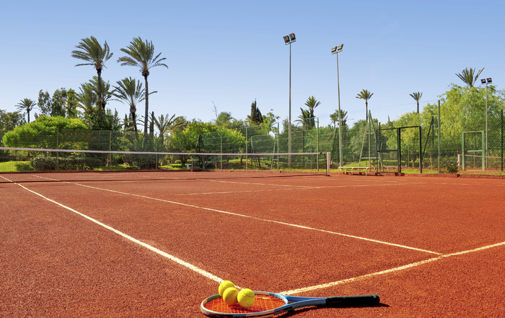 Tennisplatz im Iberostar Club Palmeraie Marrakech, Marokko