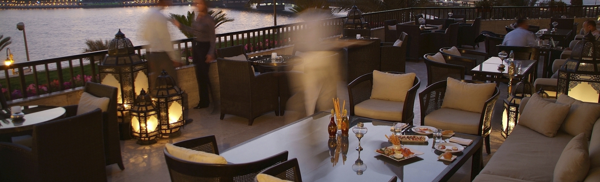 Terrasse im InterContinental Cairo Semiramis in Kairo, Ägypten