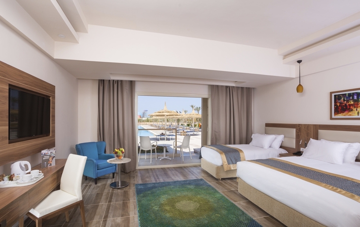 Zimmer mit Poolblick im Hotel Albatros Sea World in Marsa Alam, Ägypten