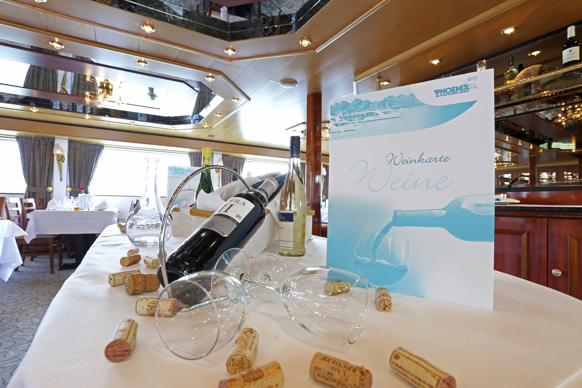 Wein Köstlichkeiten auf MS Switzerland