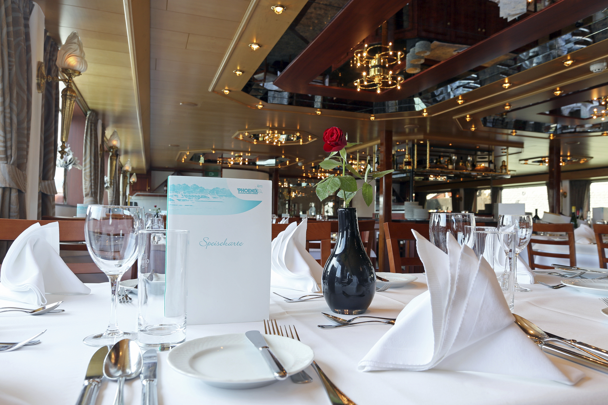 Restaurant auf dem Flussschiff MS Switzerland