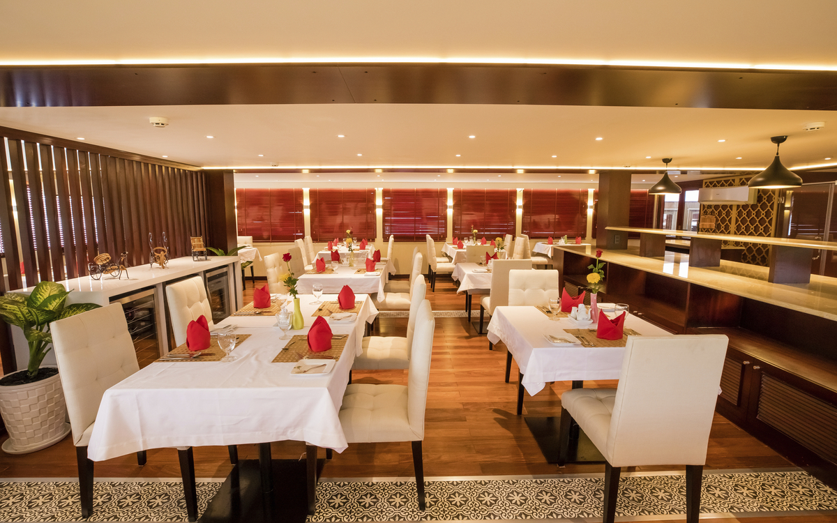 Restaurant auf dem Flussschiff Lan Diep