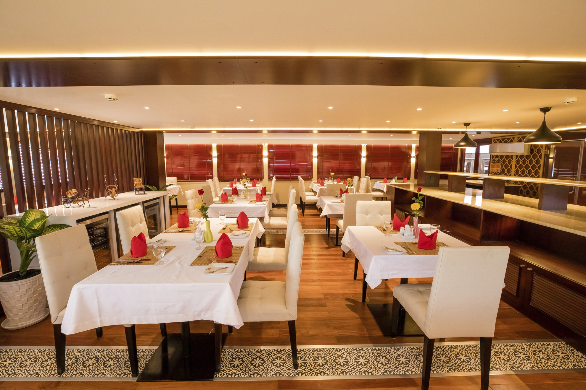 Restaurant auf dem Flussschiff Lan Diep