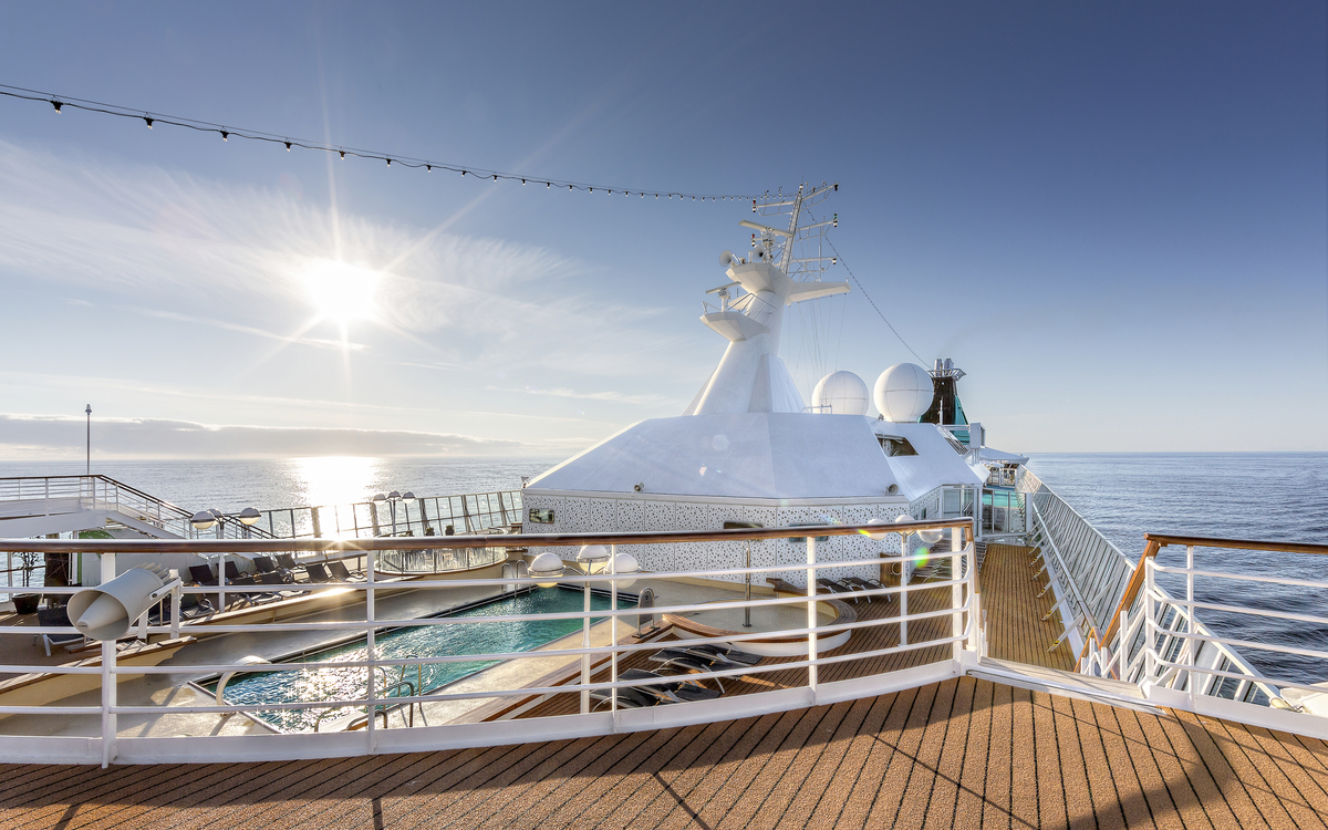 Artania Pool auf dem Sonnen-Deck, MS Artania