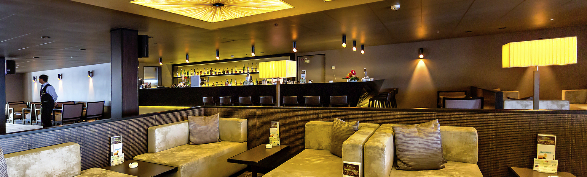 Casablanca-Bar, MS Artania