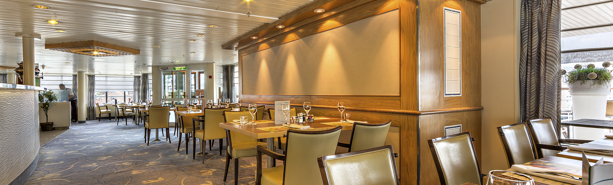 Lido Buffet Restaurant, MS Artania