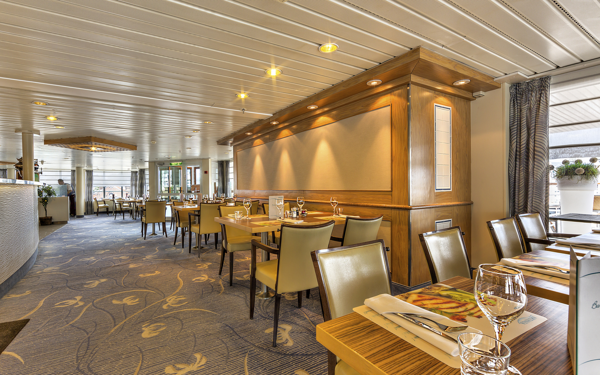 Lido Buffet Restaurant, MS Artania