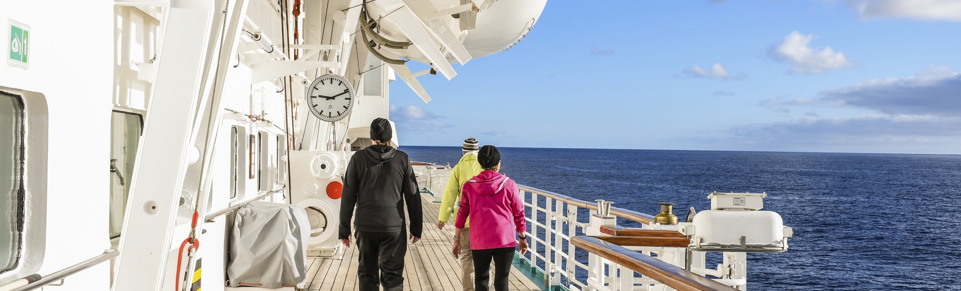 Promenade, MS Artania