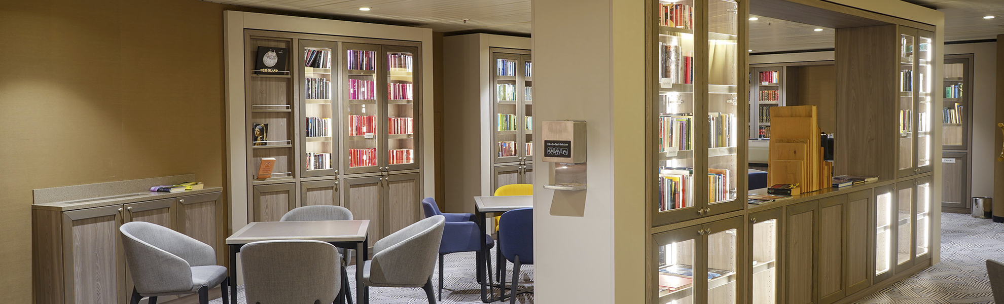 Bibliothek, MS Artania