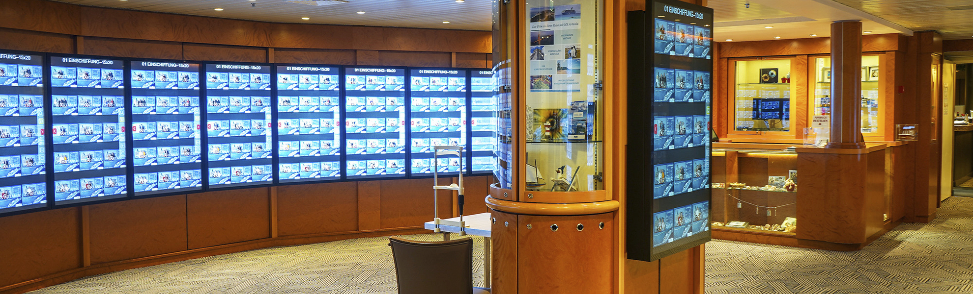 Foto-Video-Shop Galerie, MS Artania