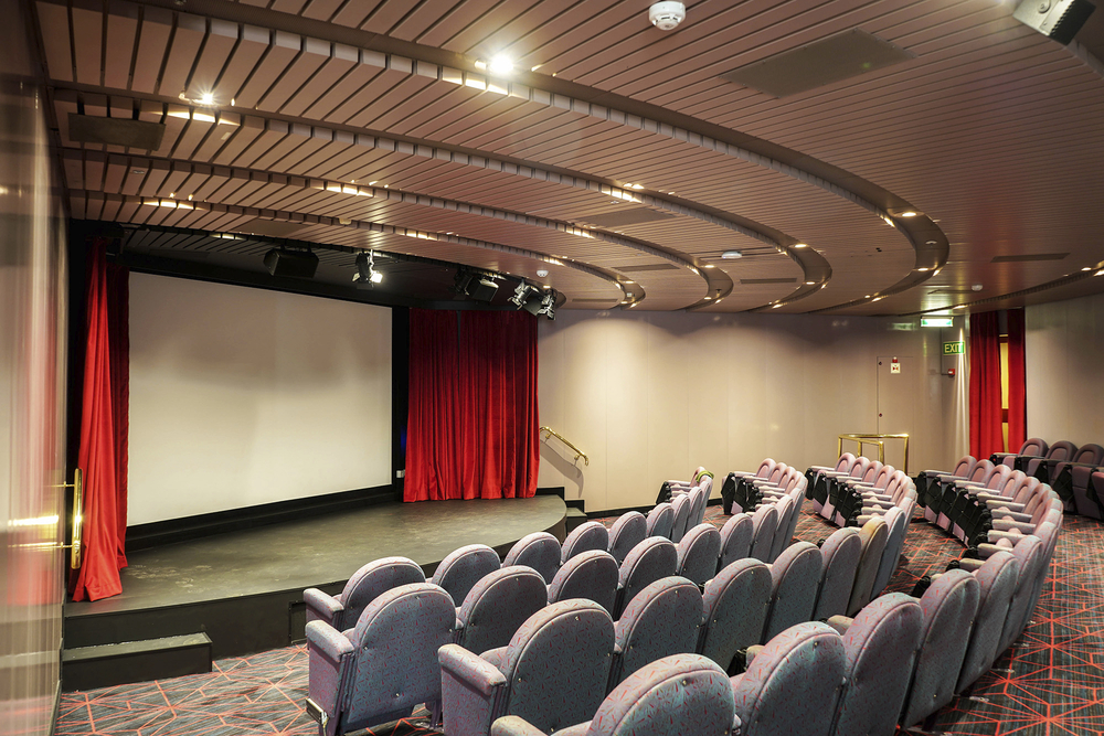 Kino, MS Artania