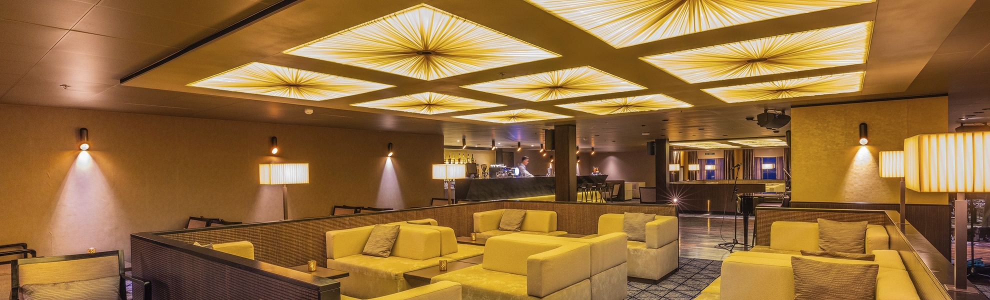 Casablanca Bar, MS Artania