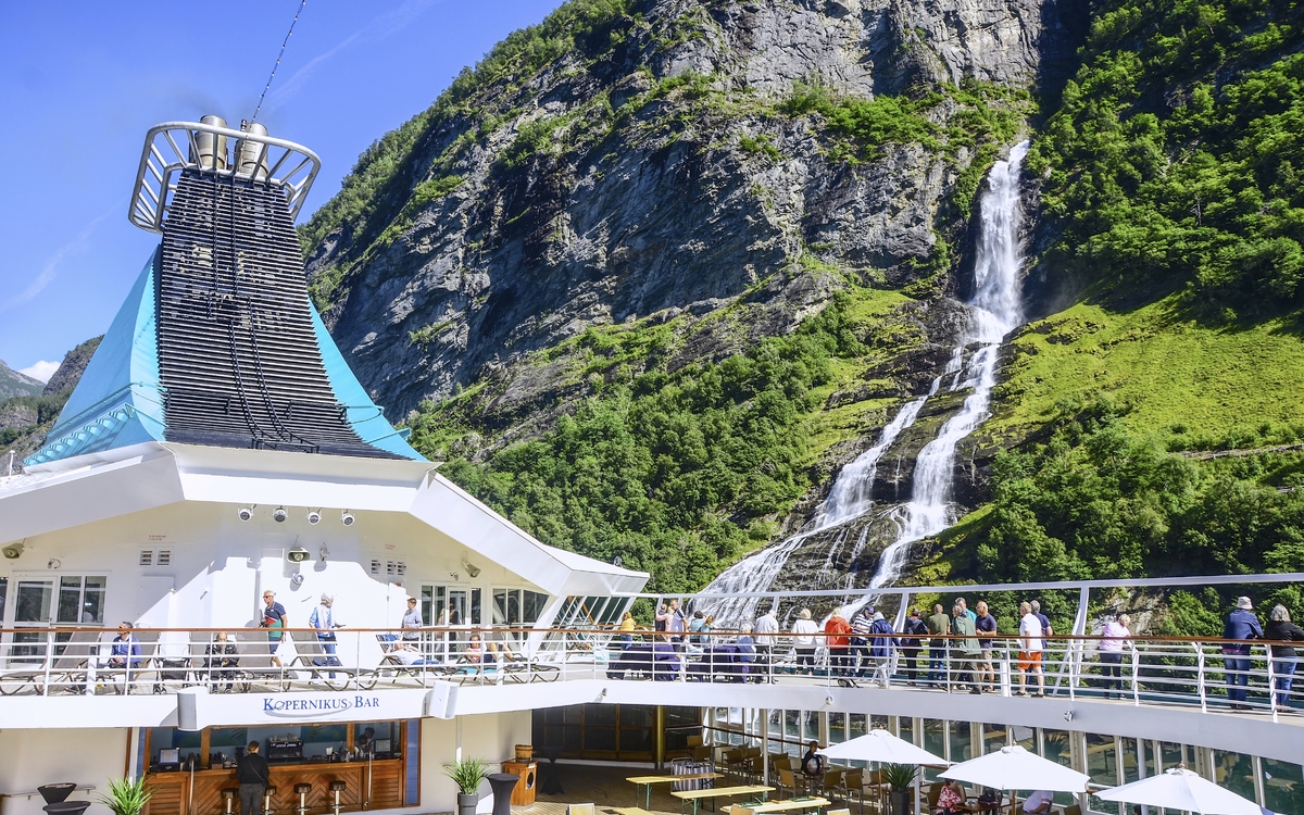 MS Artania im Geiranger Fjord