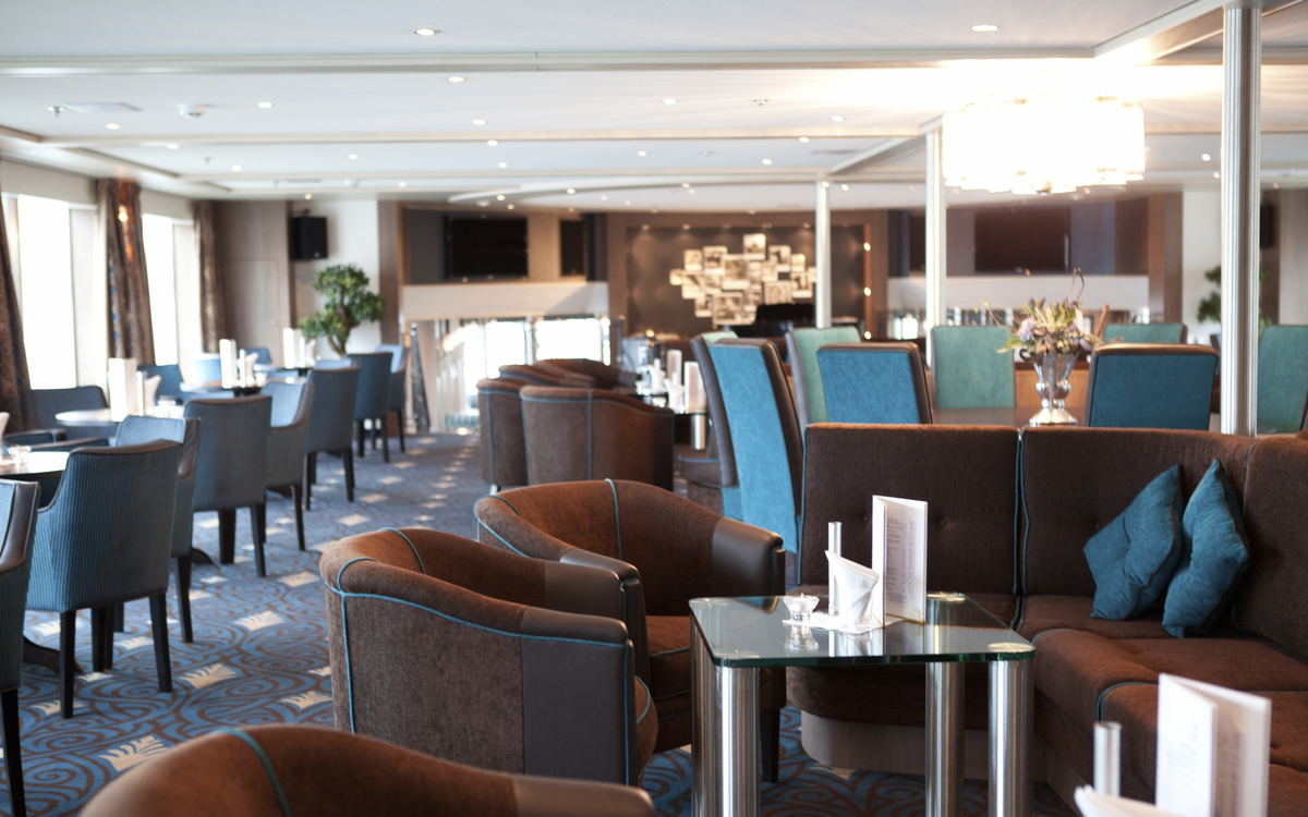 Panorama-Lounge auf MS Alina