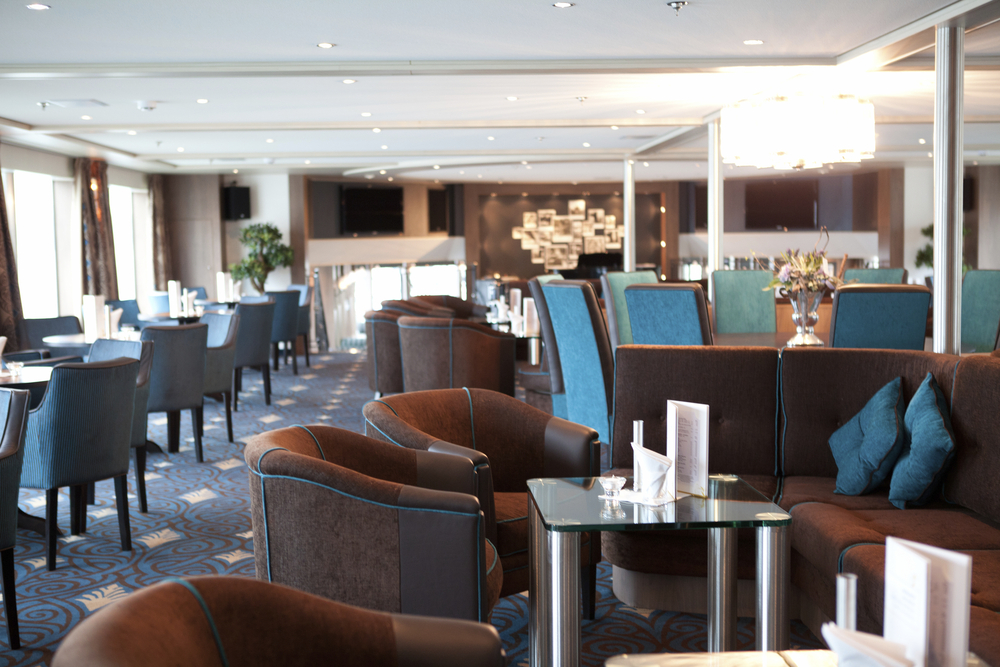 Panorama-Lounge auf MS Alina
