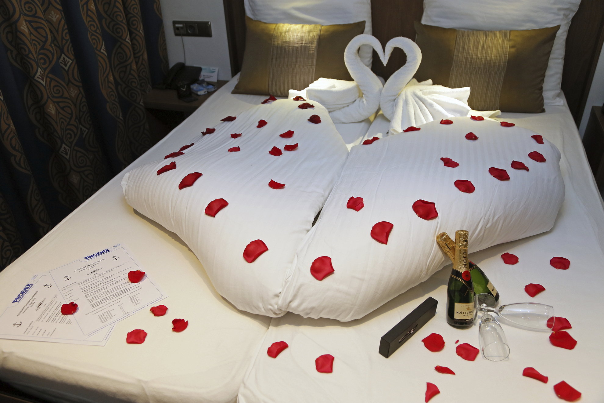 Dekorierte Kabine auf MS Alina