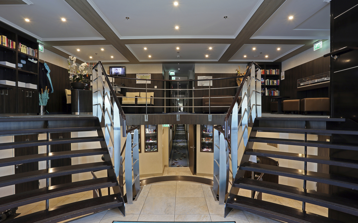 Foyer der MS Ariana