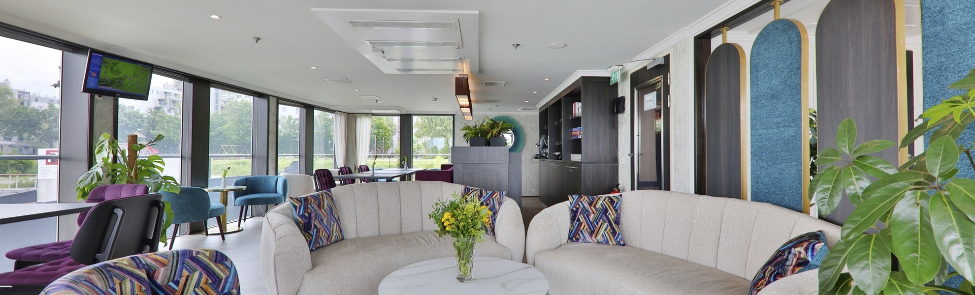 MS Ariana, Heck-Lounge