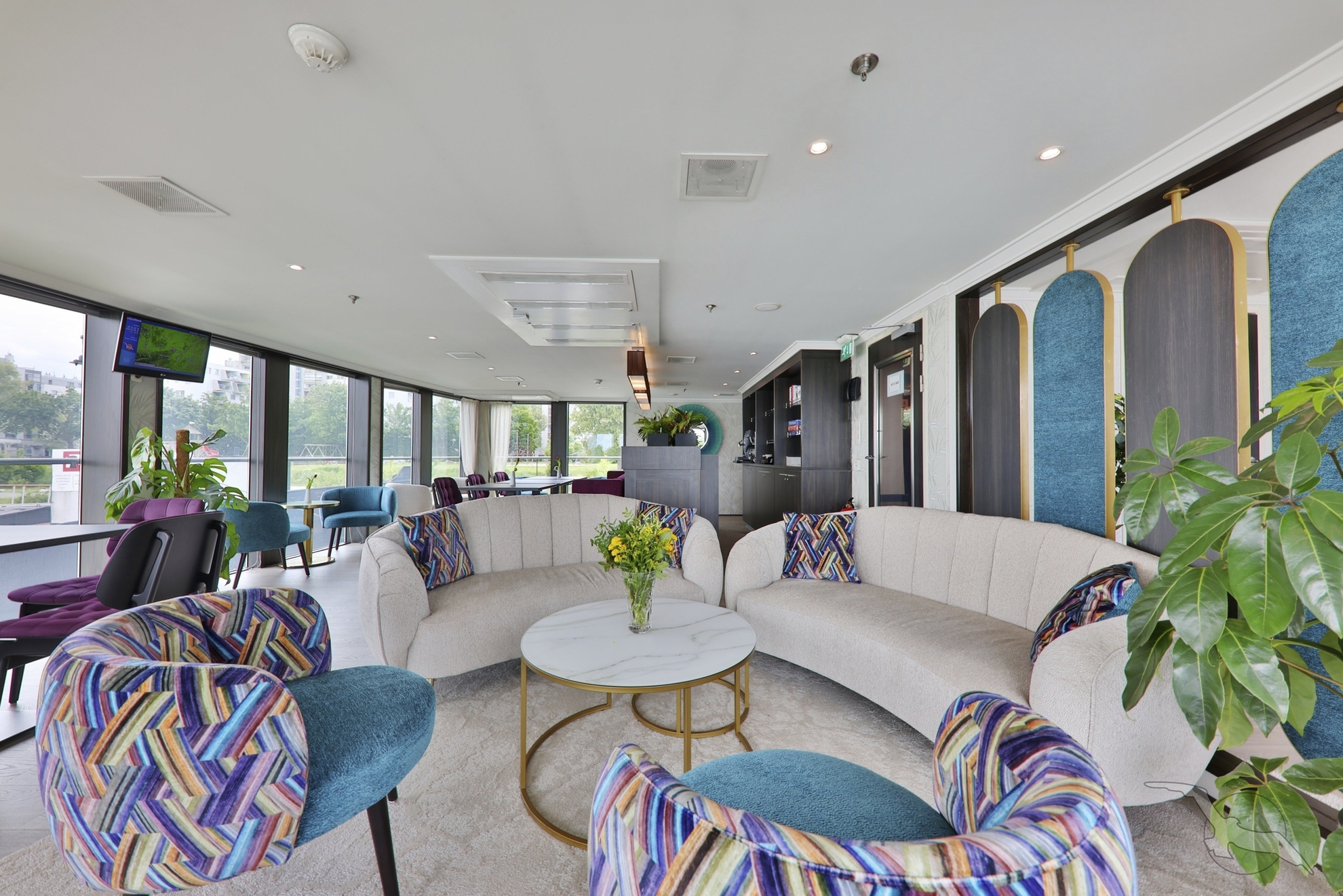 MS Ariana, Heck-Lounge