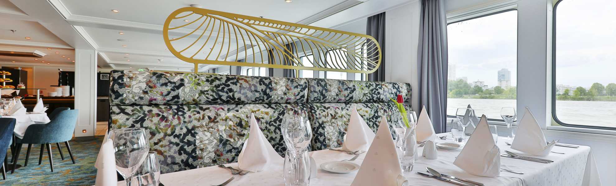 MS Ariana, Restaurant