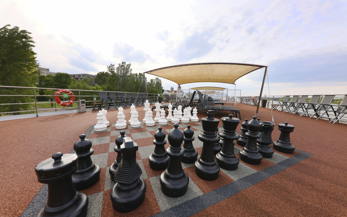 MS Ariana, Sonnendeck