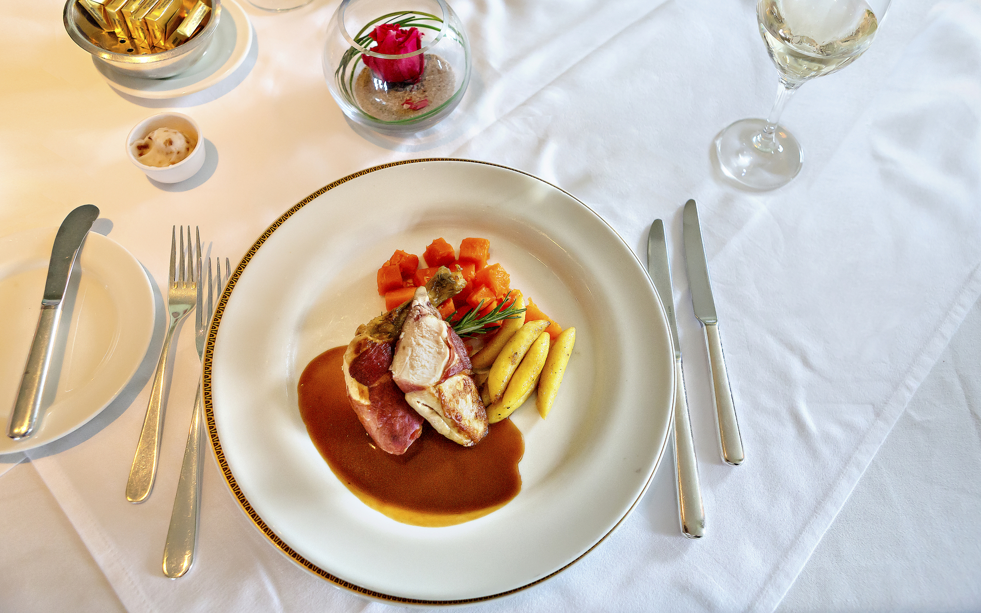 Kulinarischer Leckerbissen, MS Deutschland