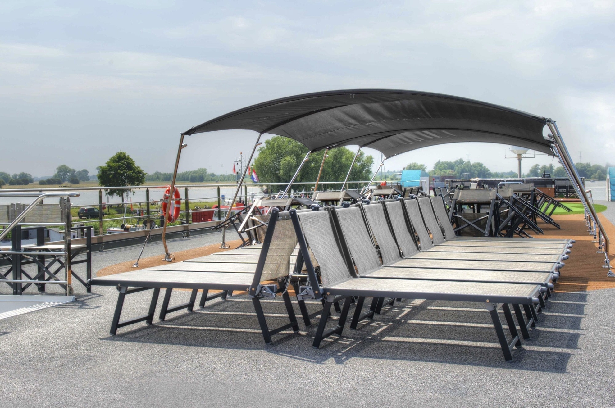 Sonnendeck der MS Anesha