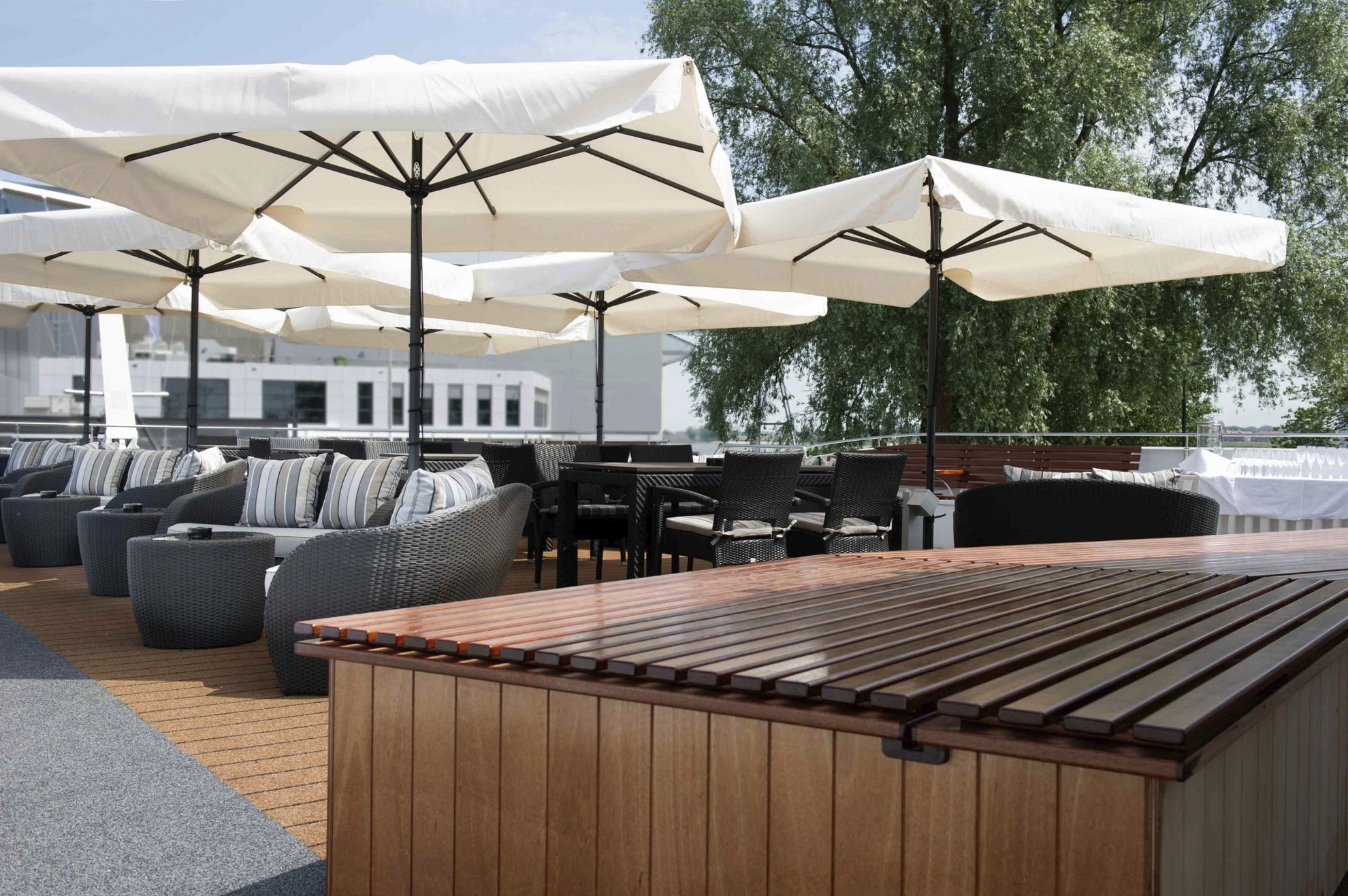 Sonnendeck der MS Anesha