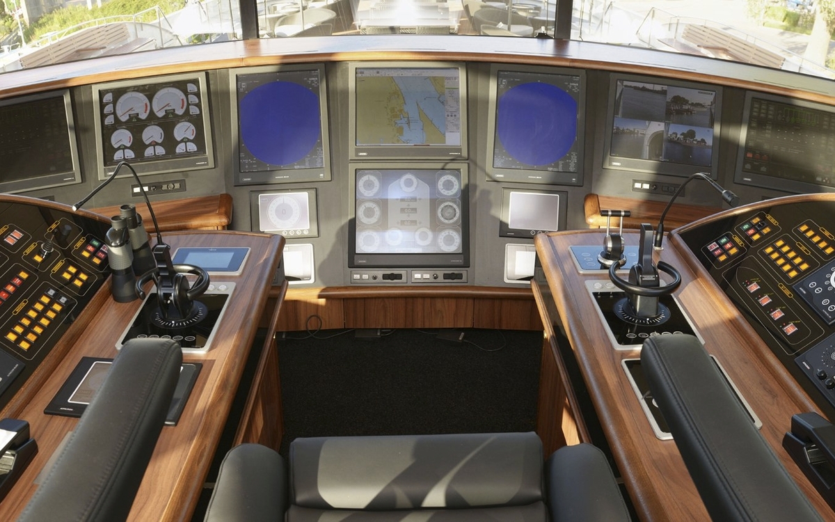 Brücke der MS Anesha