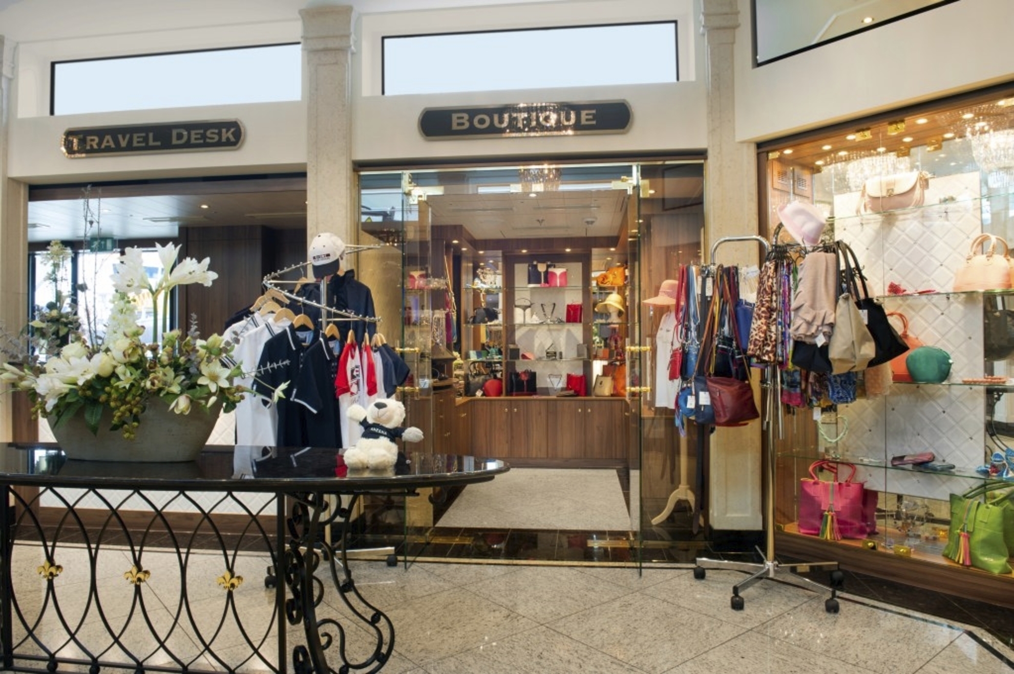 Boutique auf MS Anesha