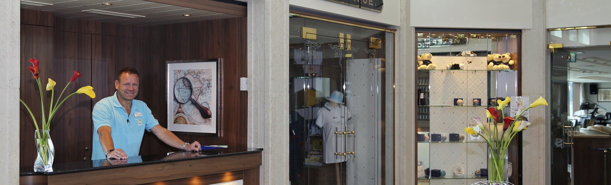 Kreuzfahrtdirektor Mirko Scheffe, MS Anesha