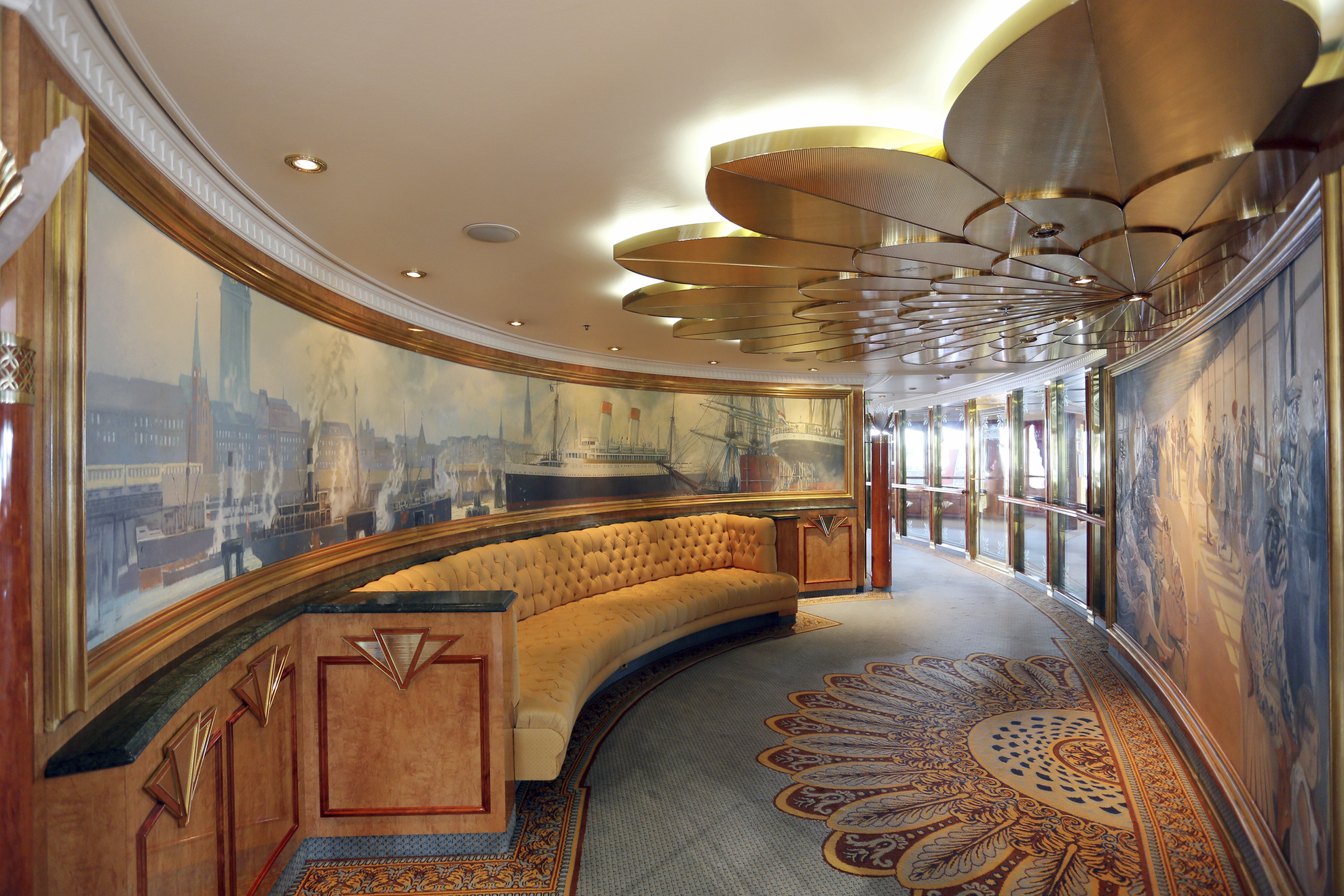 Kolonnaden, MS Deutschland