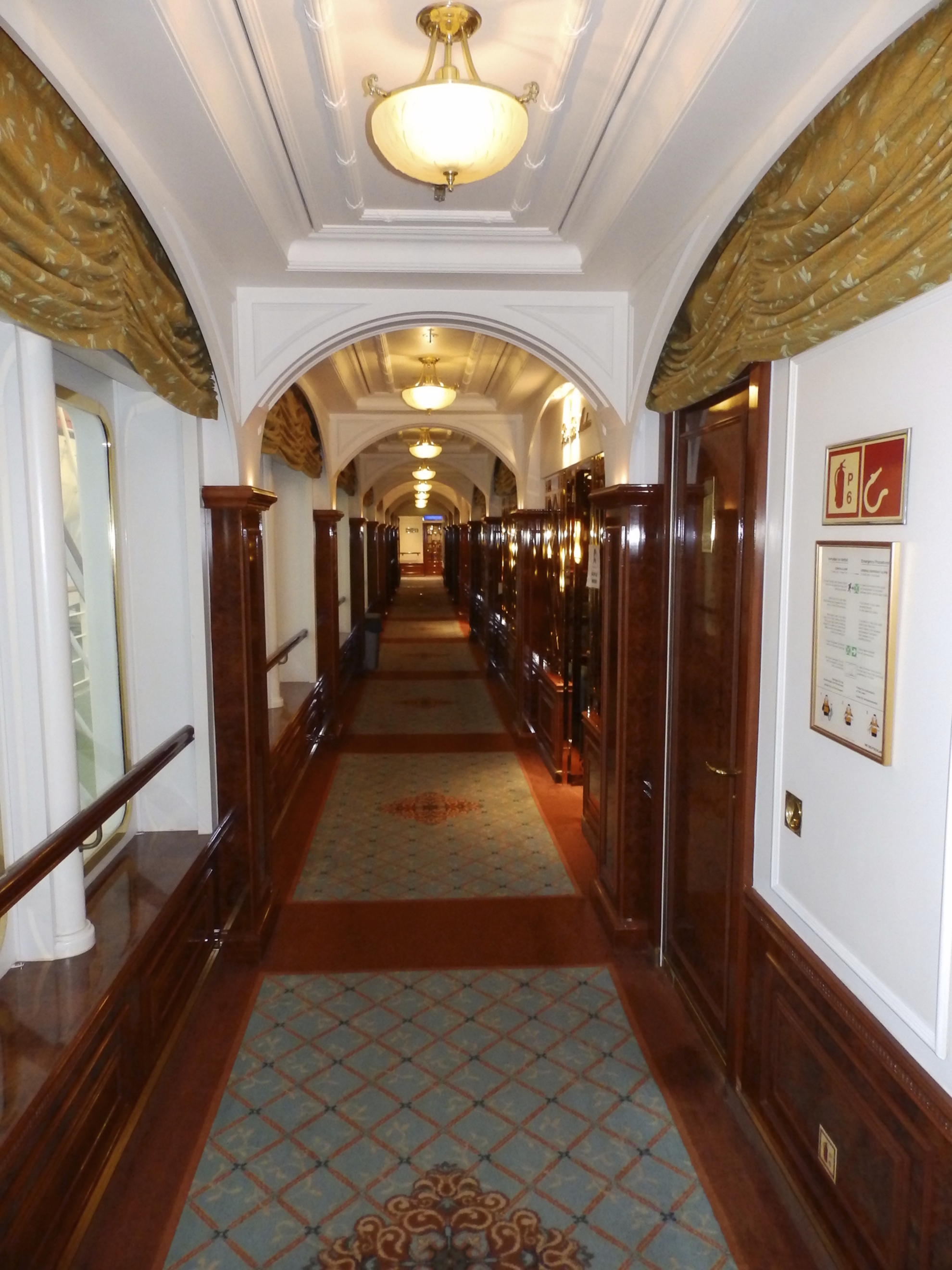 Flur, MS Deutschland