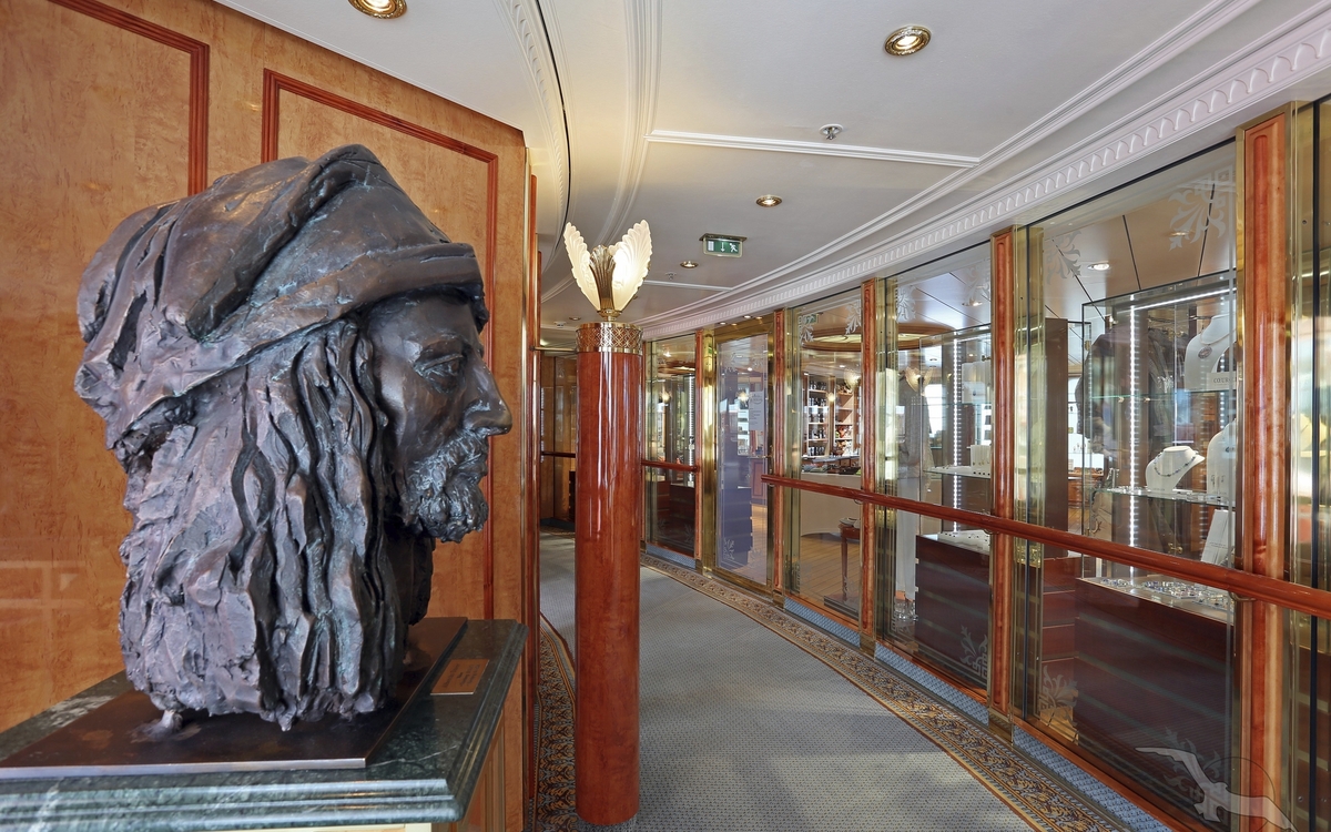 Kolonaden und Boutique, MS Deutschland