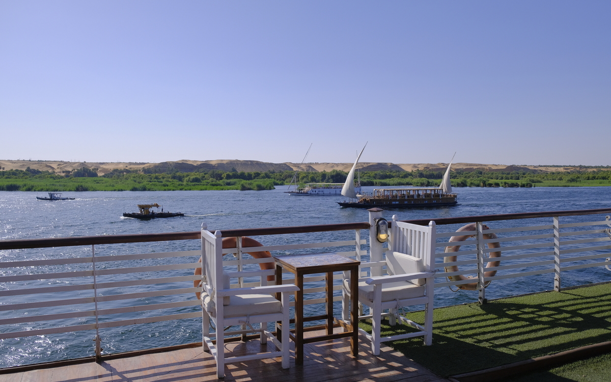 Aussicht vom Schiff auf den Nil