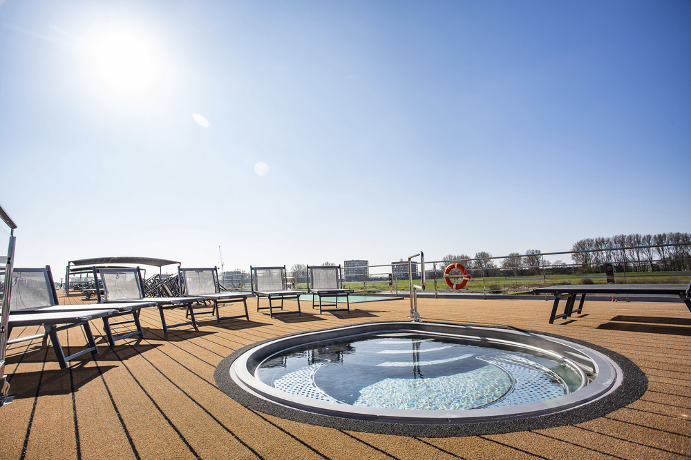 Whirlpool am Deck der MS Asara