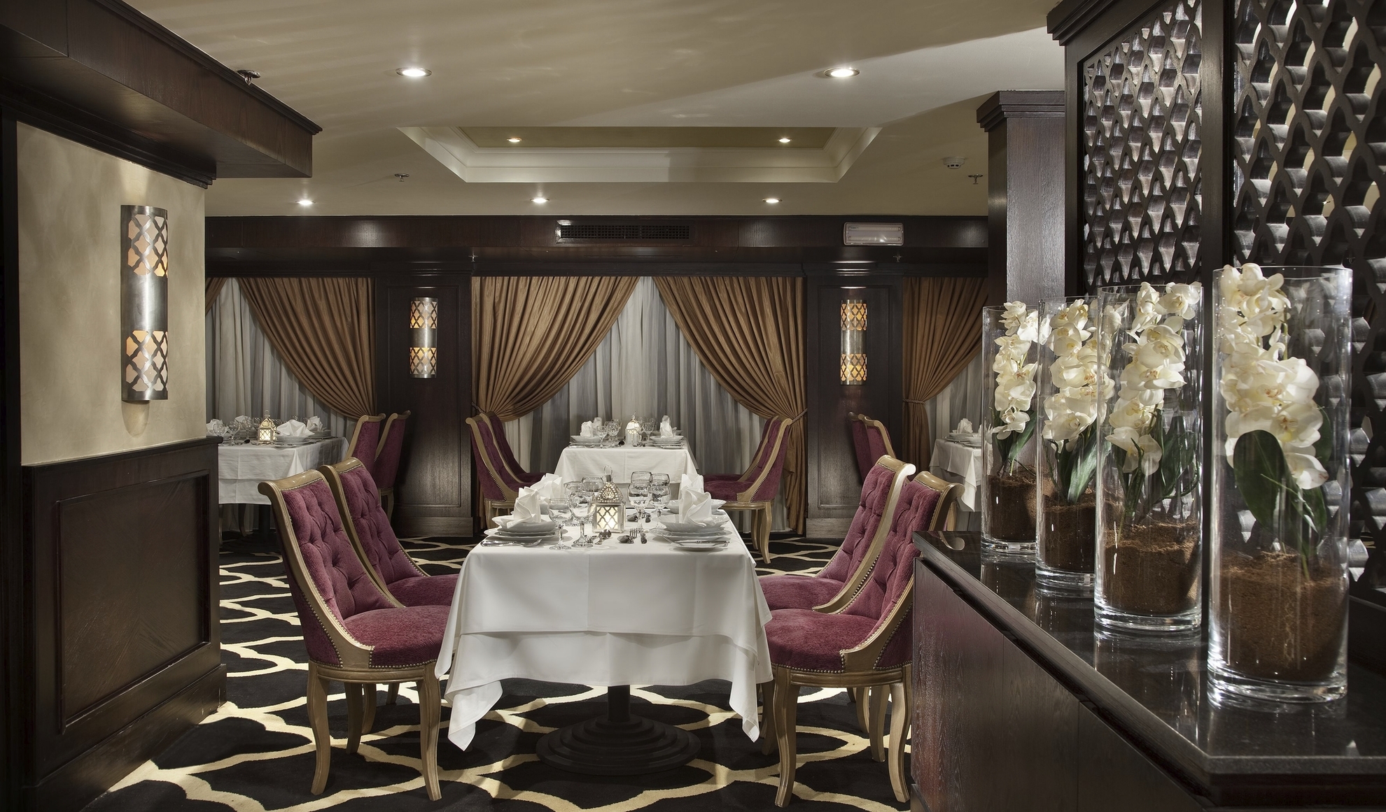 Restaurant auf dem Nilschiff MS Steigenberger Minerva