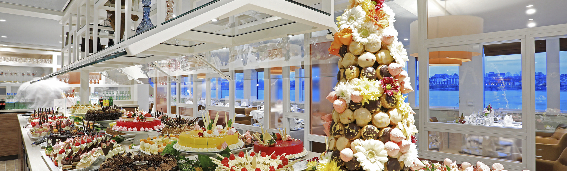 Kuchenbuffet auf MS Alena