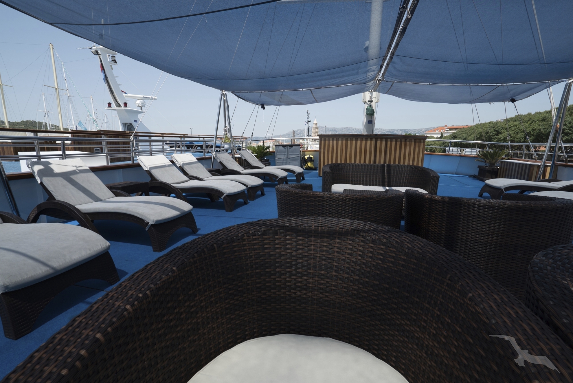 Entspannen auf dem Sonnendeck, MY Paradis